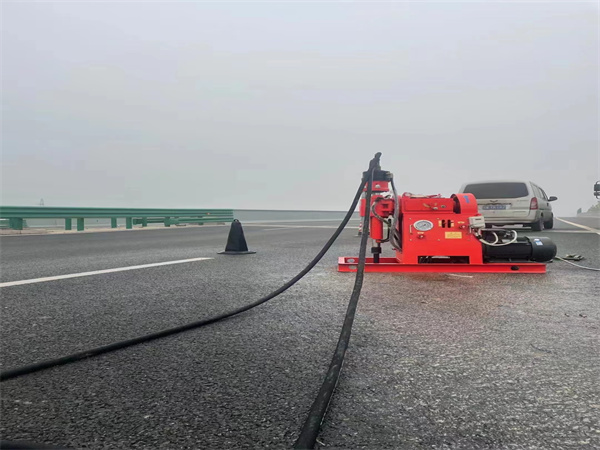 西塞山马路路基路面开裂下沉注浆加固灌浆